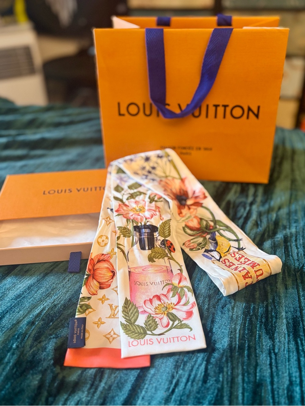 Louis Vuitton Silk Twilly Scarf Fontaines Parfumees Bandeau Pink Rose M98516
